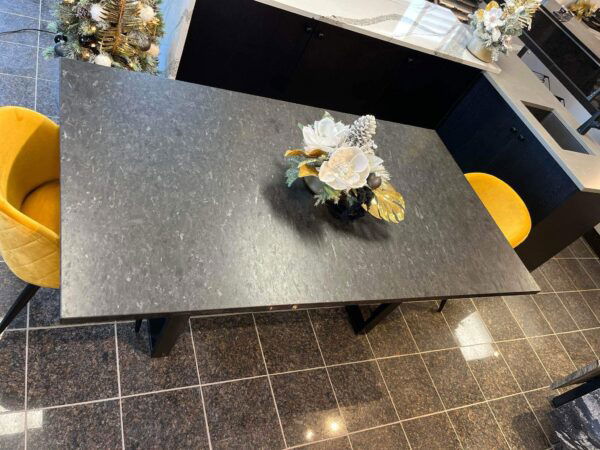 Table Granite St-Henry fini antique