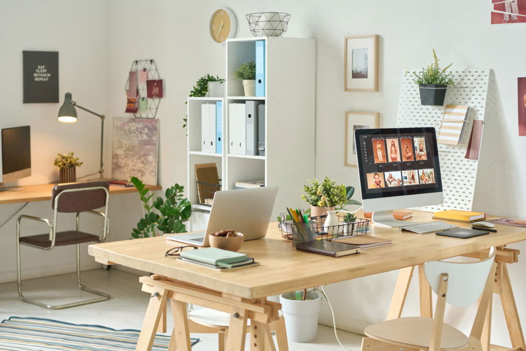 Créer un Bureau à Domicile: Choisir le Mobilier et la Décoration Parfaite